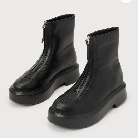 NWT Sleek Black Ankle Boots with Zipper Size 10 - Picture 2 of 9